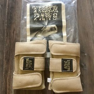 NEW in Package US Glove Tiger Paws! Gymnastics Wrist Support. Size Large